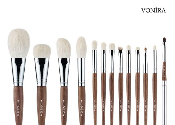 Pennello Vonira personalizzato all'ingrosso in pelo di capra bianco naturale con manico in ebano marrone per cipria viso e bronzer