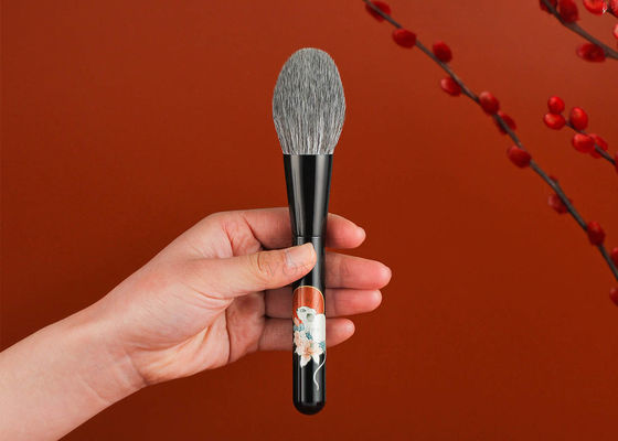 Vonira Beauty Glitter Silver Handcrafted Sustainable Heart-Shaped Foundation Brush per l'applicazione di trucco di lusso